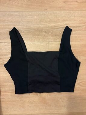 TravisMathew Black Ribbed Performance Crop Top | Size Small